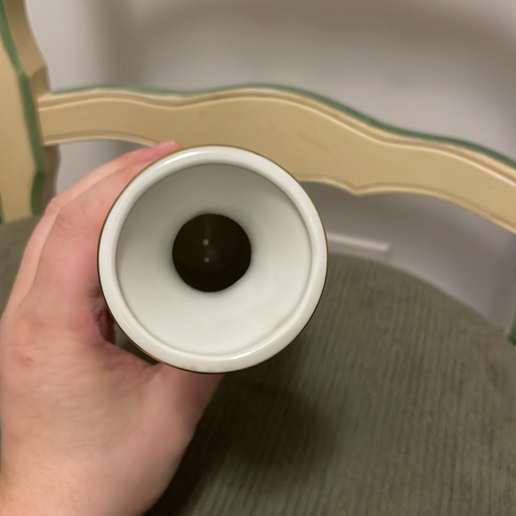 HOLLY HOBBIE // porcelain vase // “happiness is having someone to care for” - Picture 9 of 13